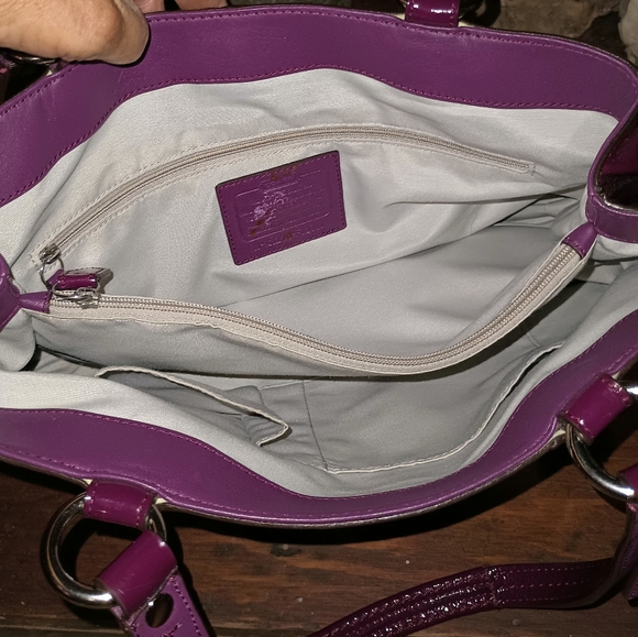 Coach plum patent leather bag #f19711 - Picture 4 of 5